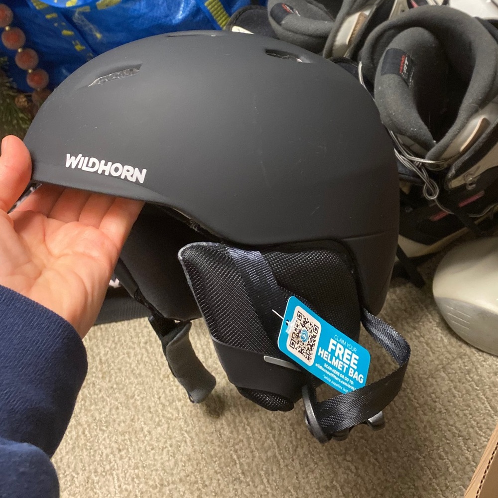 Wildhorn ski/board helmet